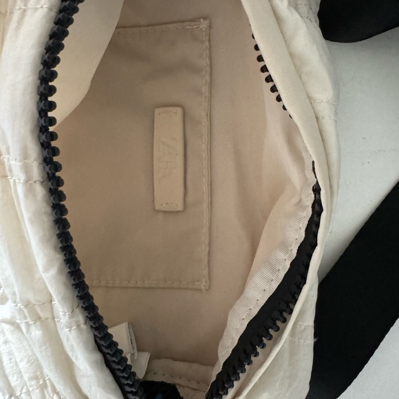 Cream nylon Zara belt bag with Black strap and chrome utility buckles - Picture 7 of 7